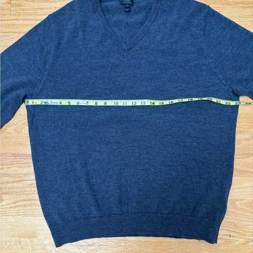 J. Crew Charcoal V-Neck Sweater Size XL Preppy Collegiate